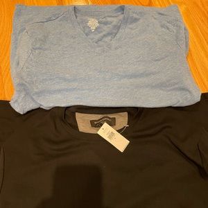 Banana Republic 2 Shirts L/S Black S/S Blue